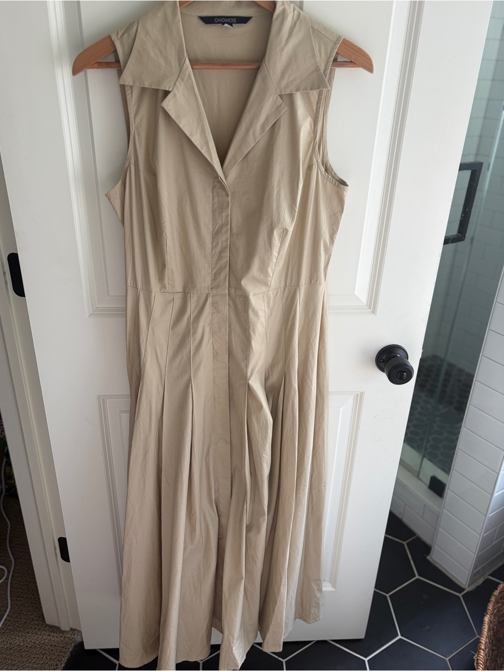 Like new size 12 Chadwick’s vintage shirt dress in tan/beige. SO flattering. - Picture 2 of 11